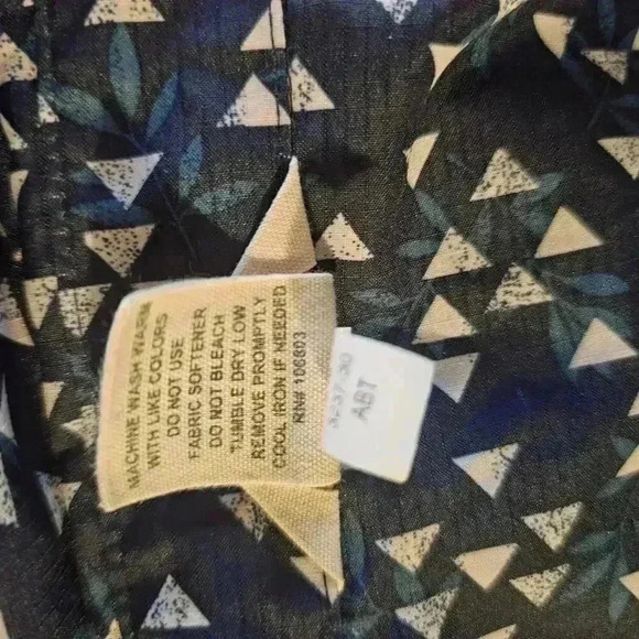 Duluth Trading Co. Short Sleeve Shirt - Geometric Print - Picture 5 of 6